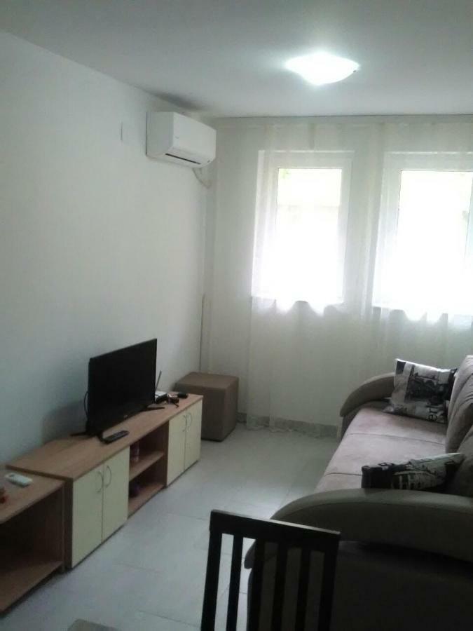 Apartman Jevtic 1 Gornja Toplica ภายนอก รูปภาพ